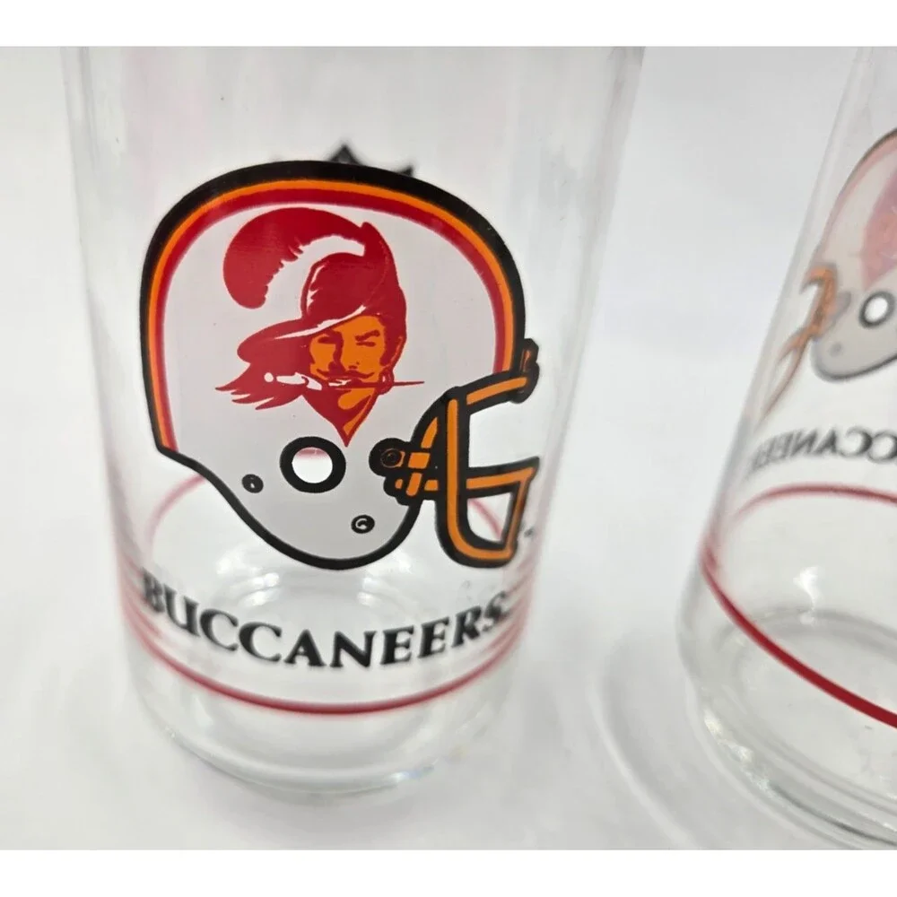 2 Vintage Tampa Bay Buccaneers Mobil NFL Glass Cup Bucco Bruce Logo Used